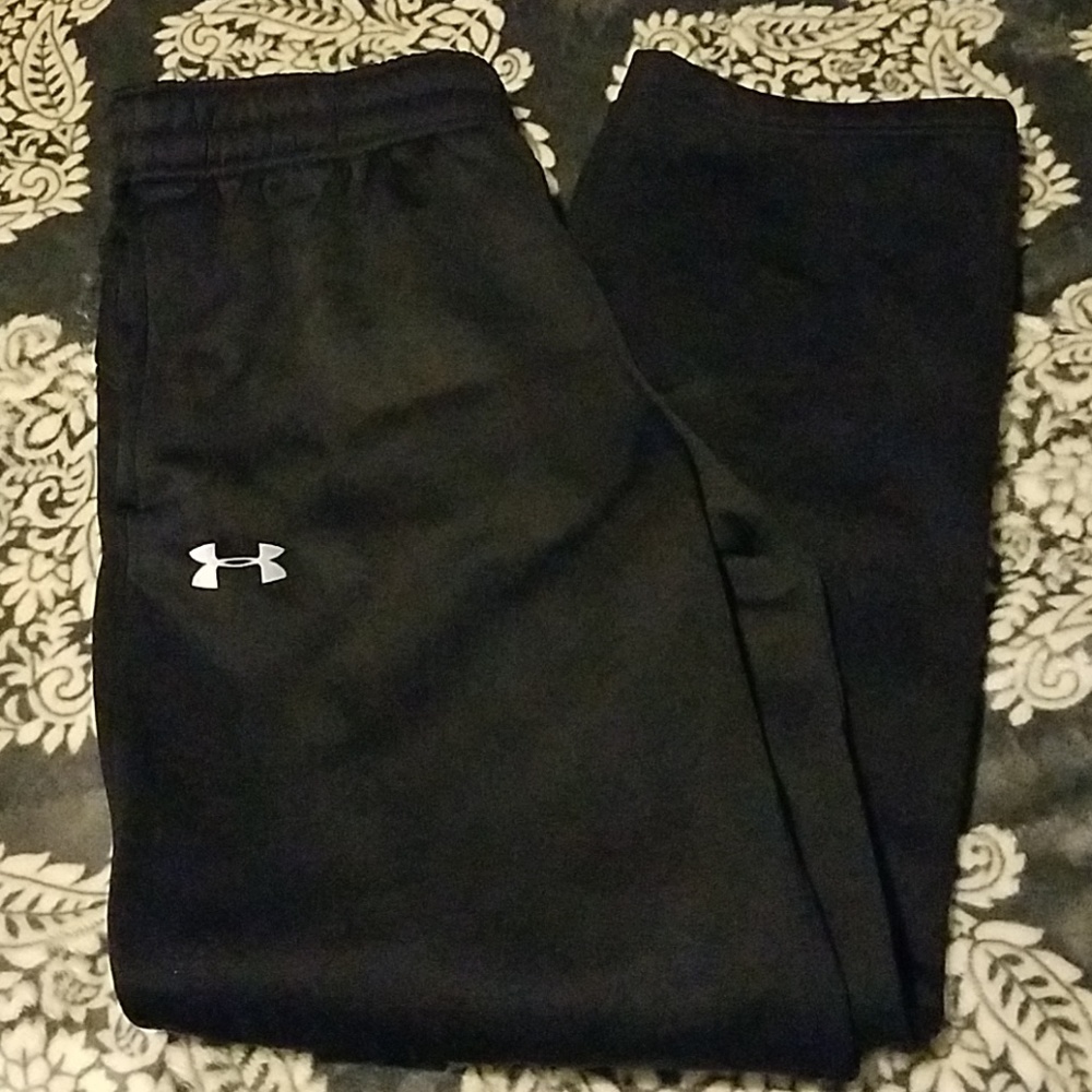 Black Under Armour sweat pants, size M, worn once.